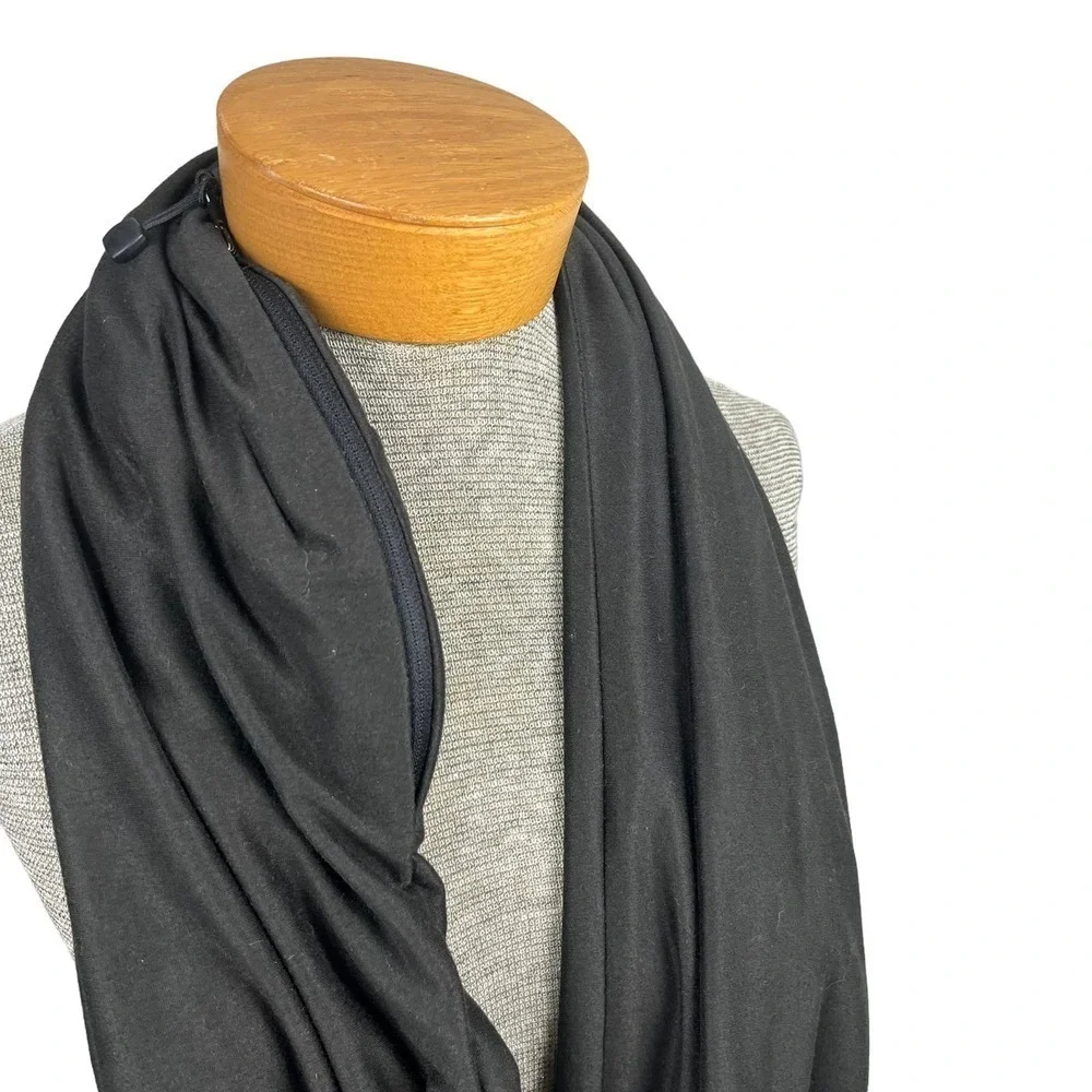 BEYOND YOGA Scarf Womens One Size Black Hidden Pocket Infinity